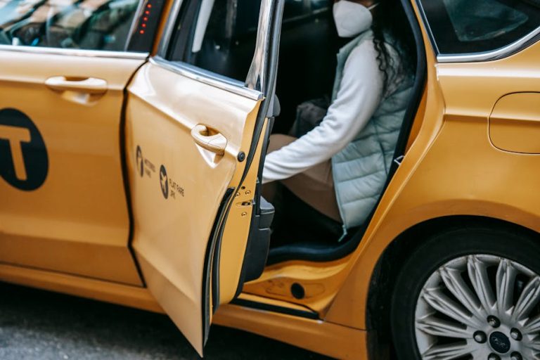 Как заказать Яндекс.Такси в Ташкенте и номера телефонов для связи