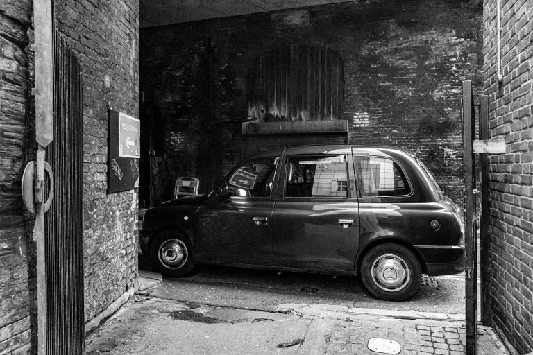 Номер Яндекс.Такси в Ташкенте и другие способы заказа такси